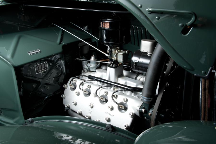  Ford DeLuxe Roadster 1935 года  (фото 15 из 41)